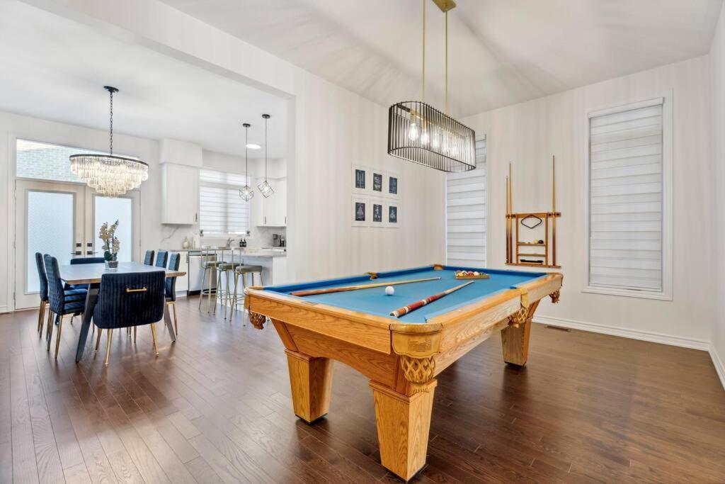 Barrie Luxe, Pool Table 6 Bedroom 6 Ba Custom Design A+ Location Exterior photo